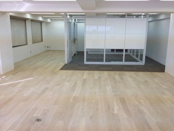 サービシンクの事務所を人員拡大のため新宿御苑至近のビルに引越しました。