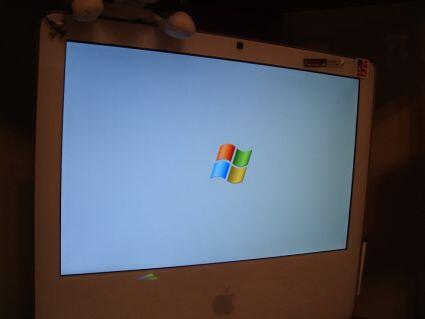 インテルMacでXP起動？！